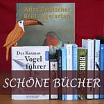 Foto mit einer Büchersammlung, einem hölzernen Tukan und dem Titel der Rubrik "Schöne Bücher"